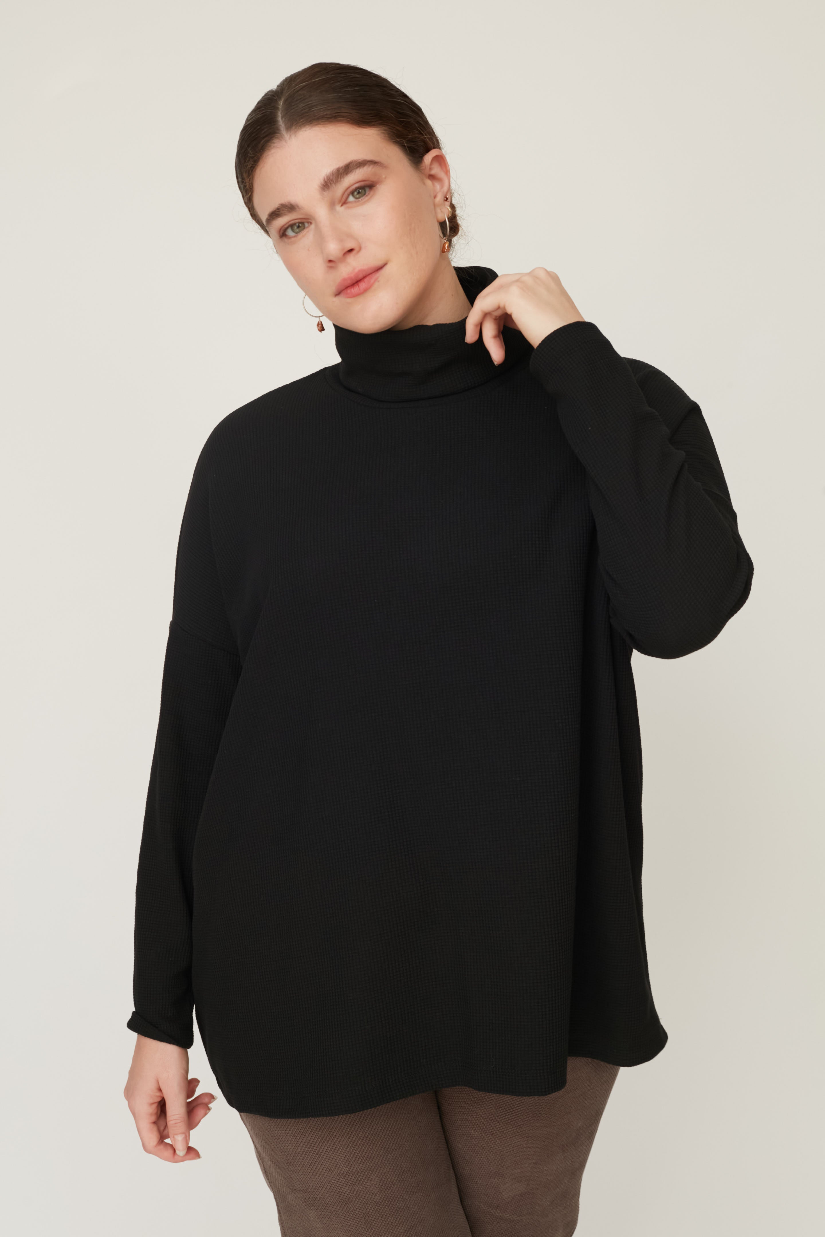 LOOSE SQ TOP BLACK