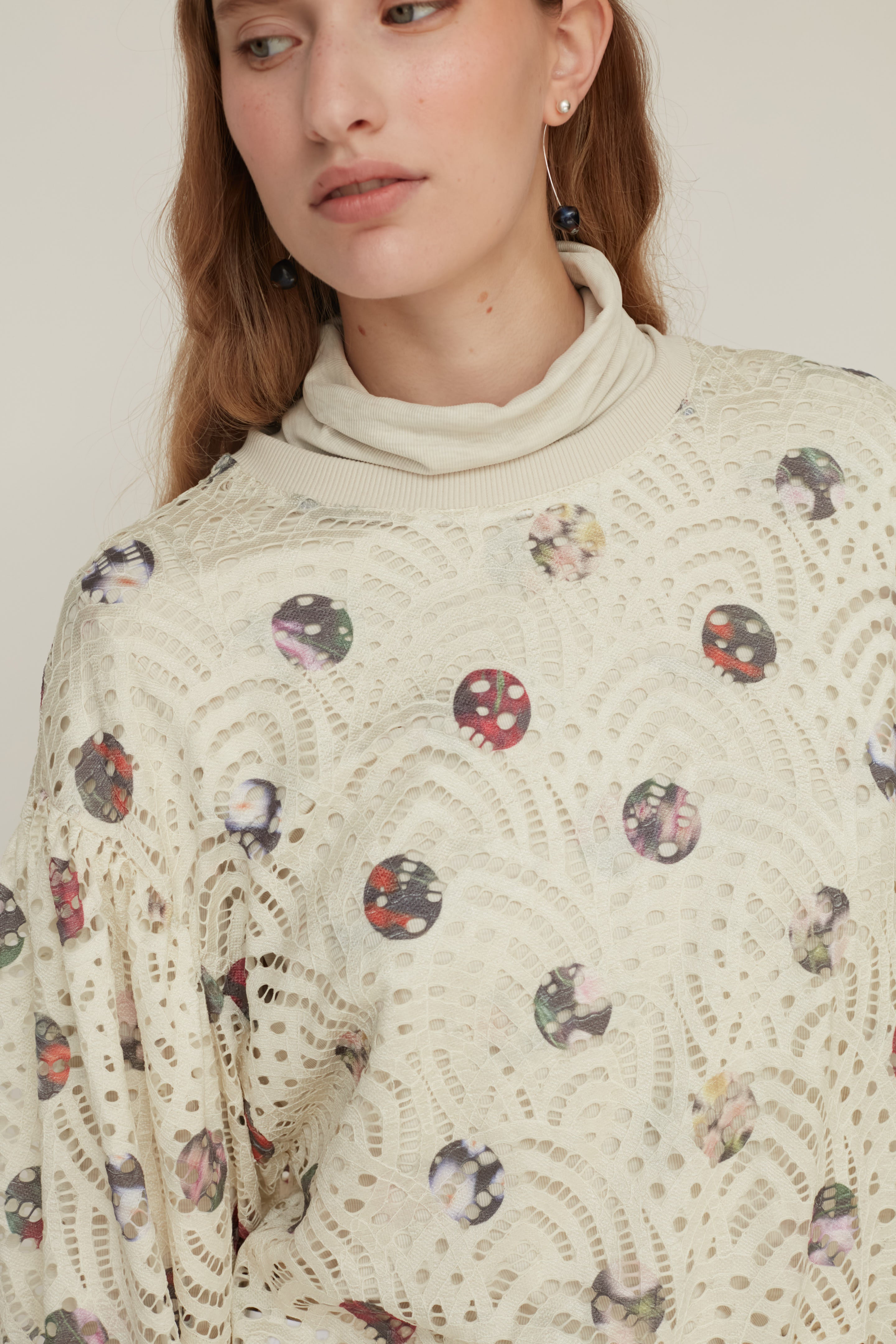 MAGIC LACE SWEATSHIRT CREAM