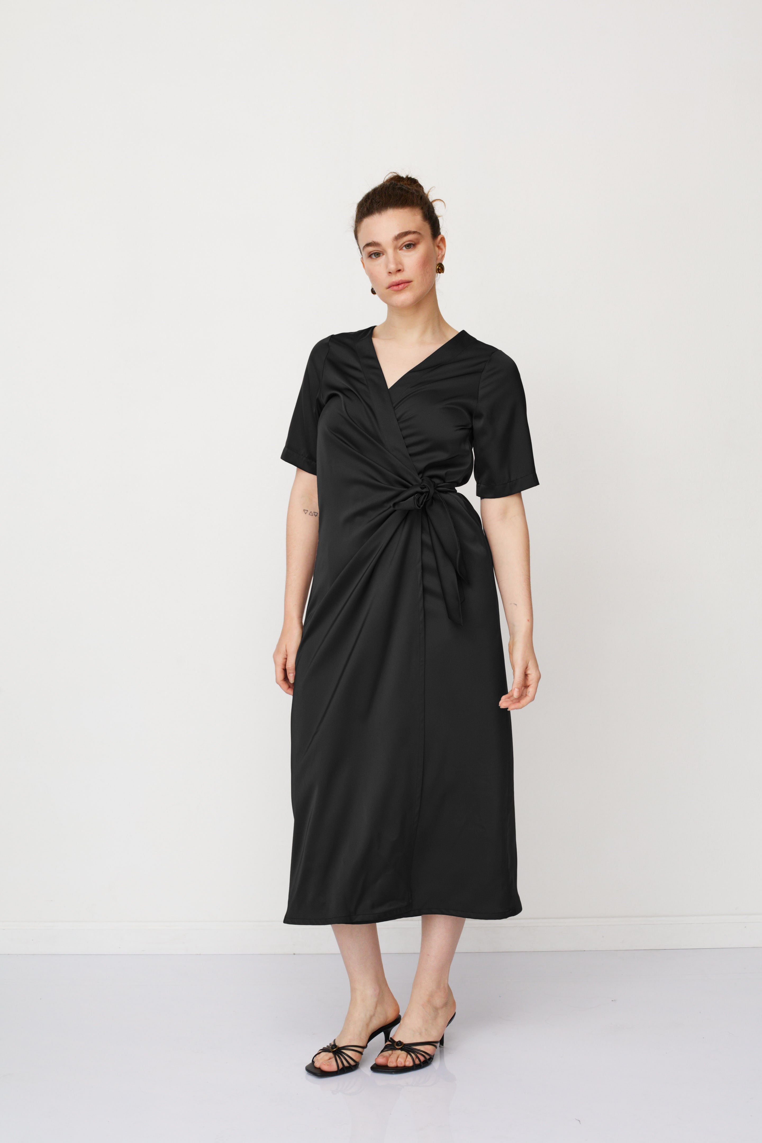 IRIS WARP DRESS BLACK