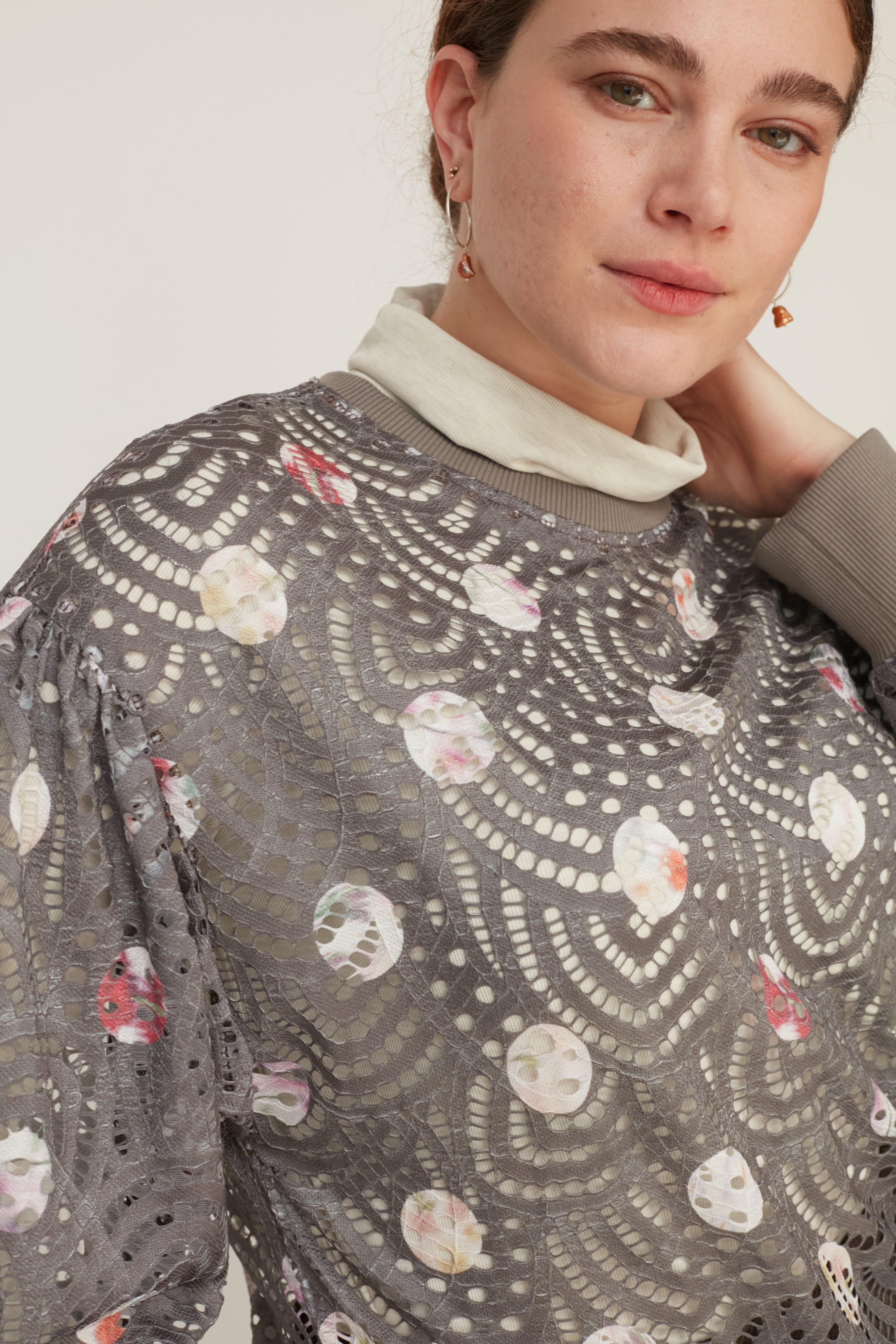 MAGIC LACE SWEATSHIRT TAUPE