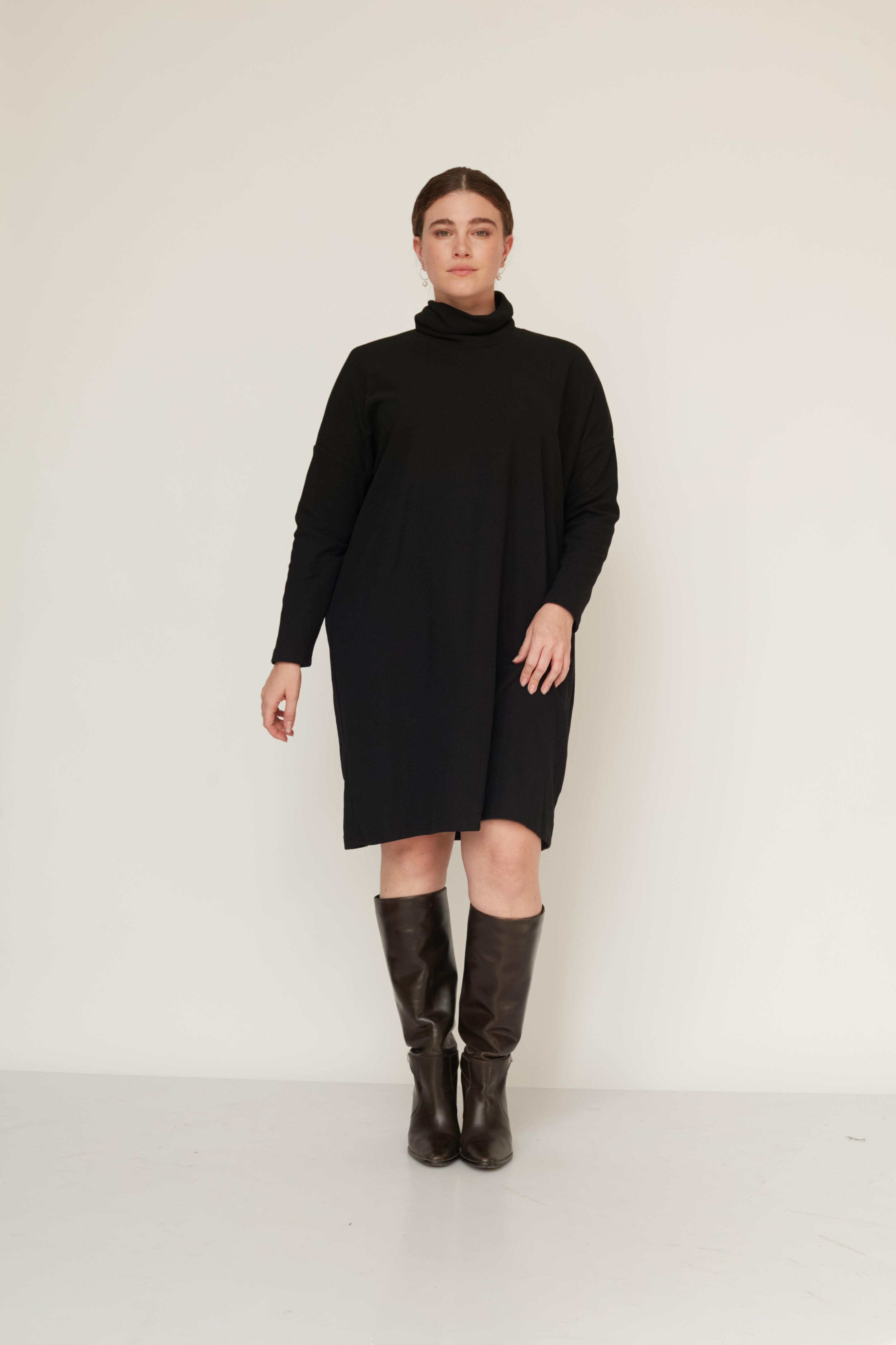 LOOSE SQ DRESS BLACK