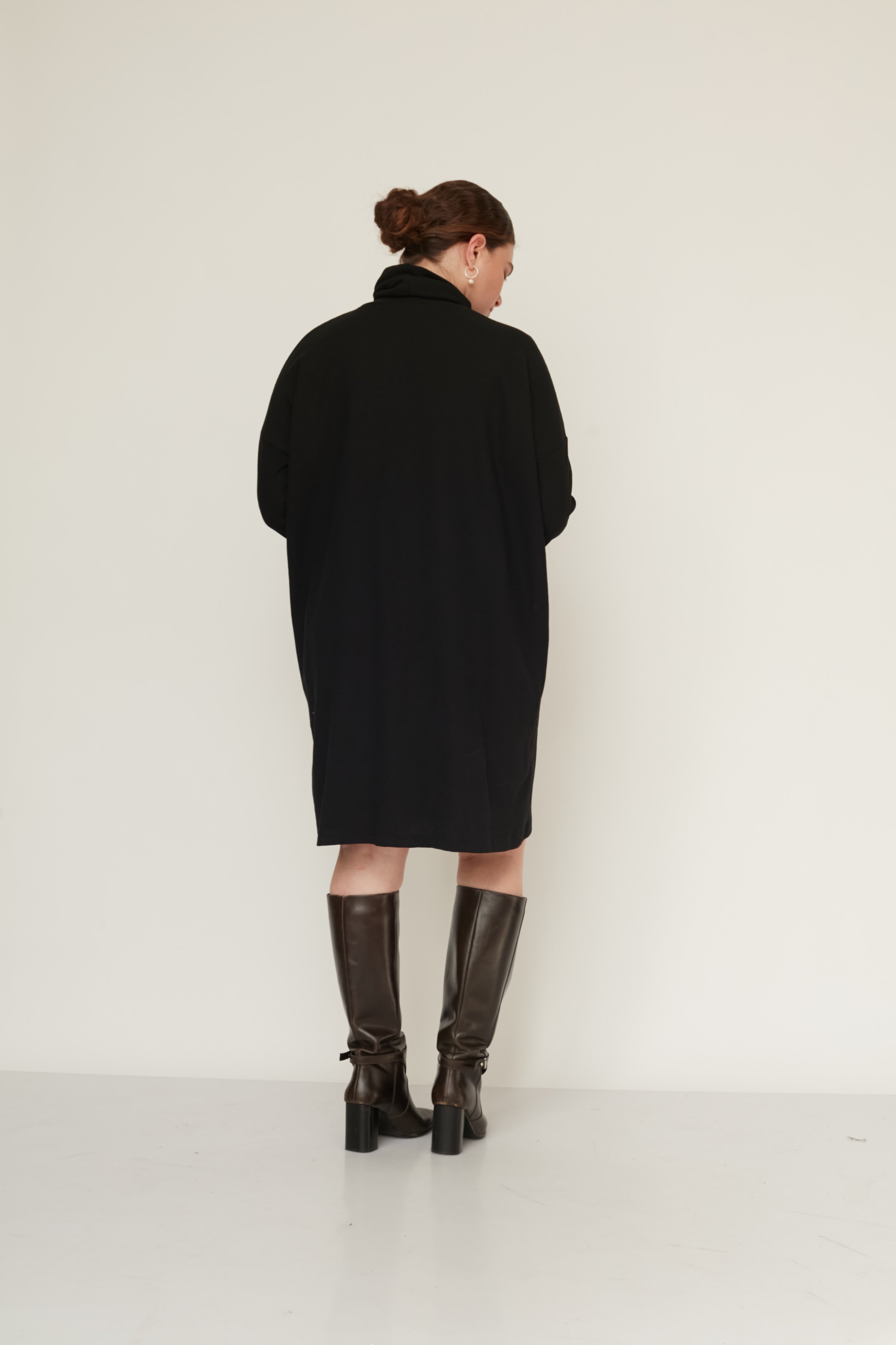 LOOSE SQ DRESS BLACK