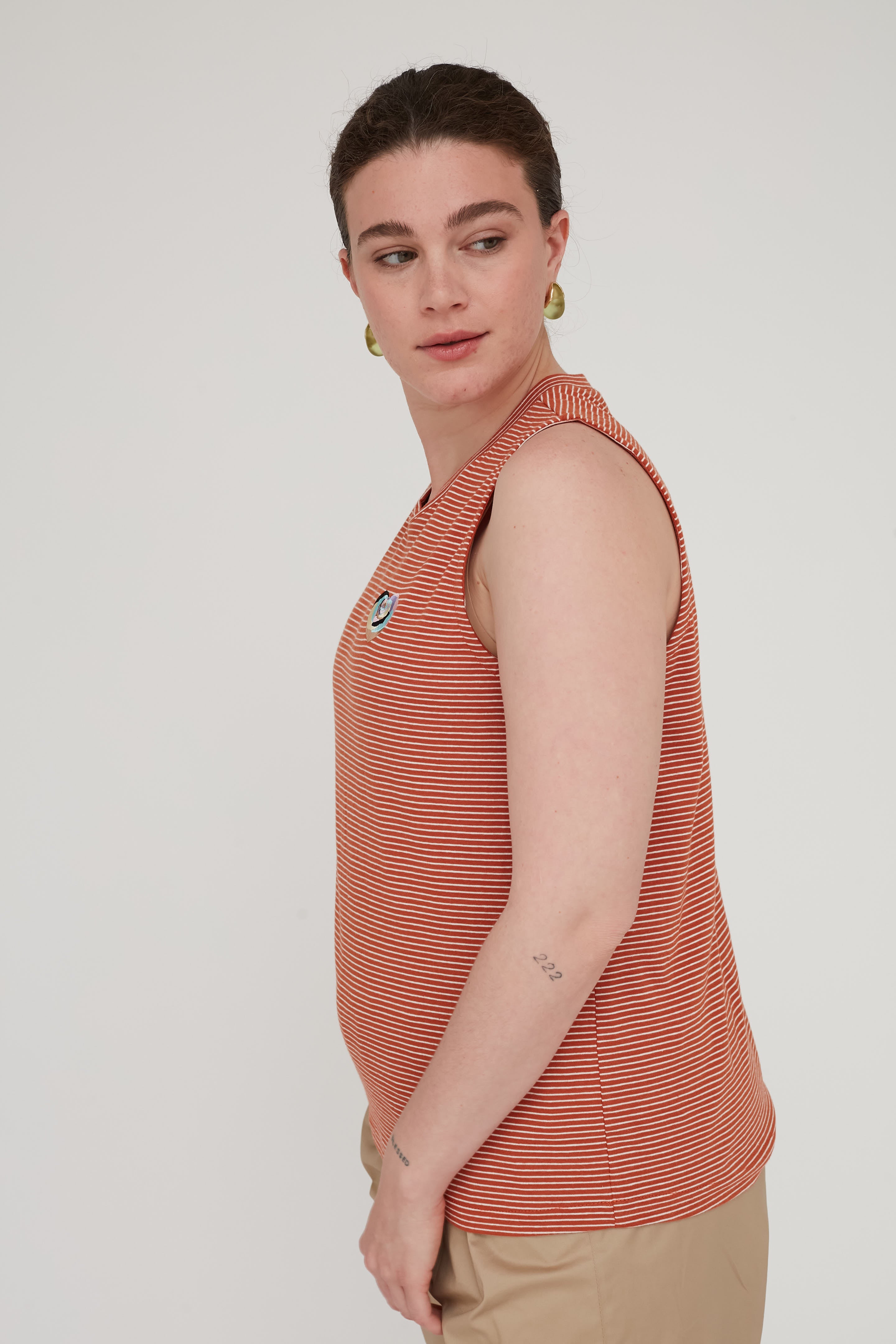 PETALS PATCHED T TANK BRICK