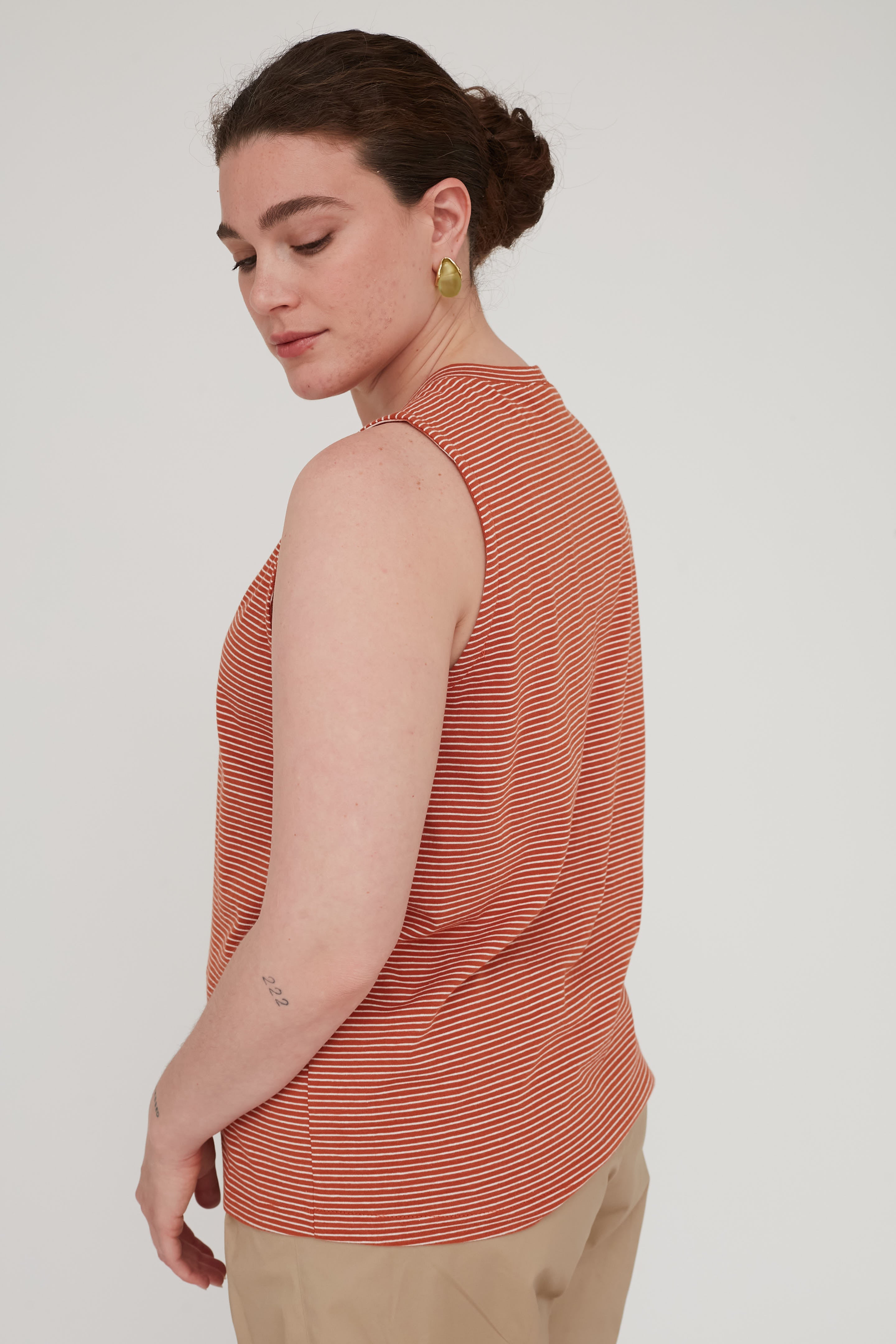 PETALS PATCHED T TANK BRICK