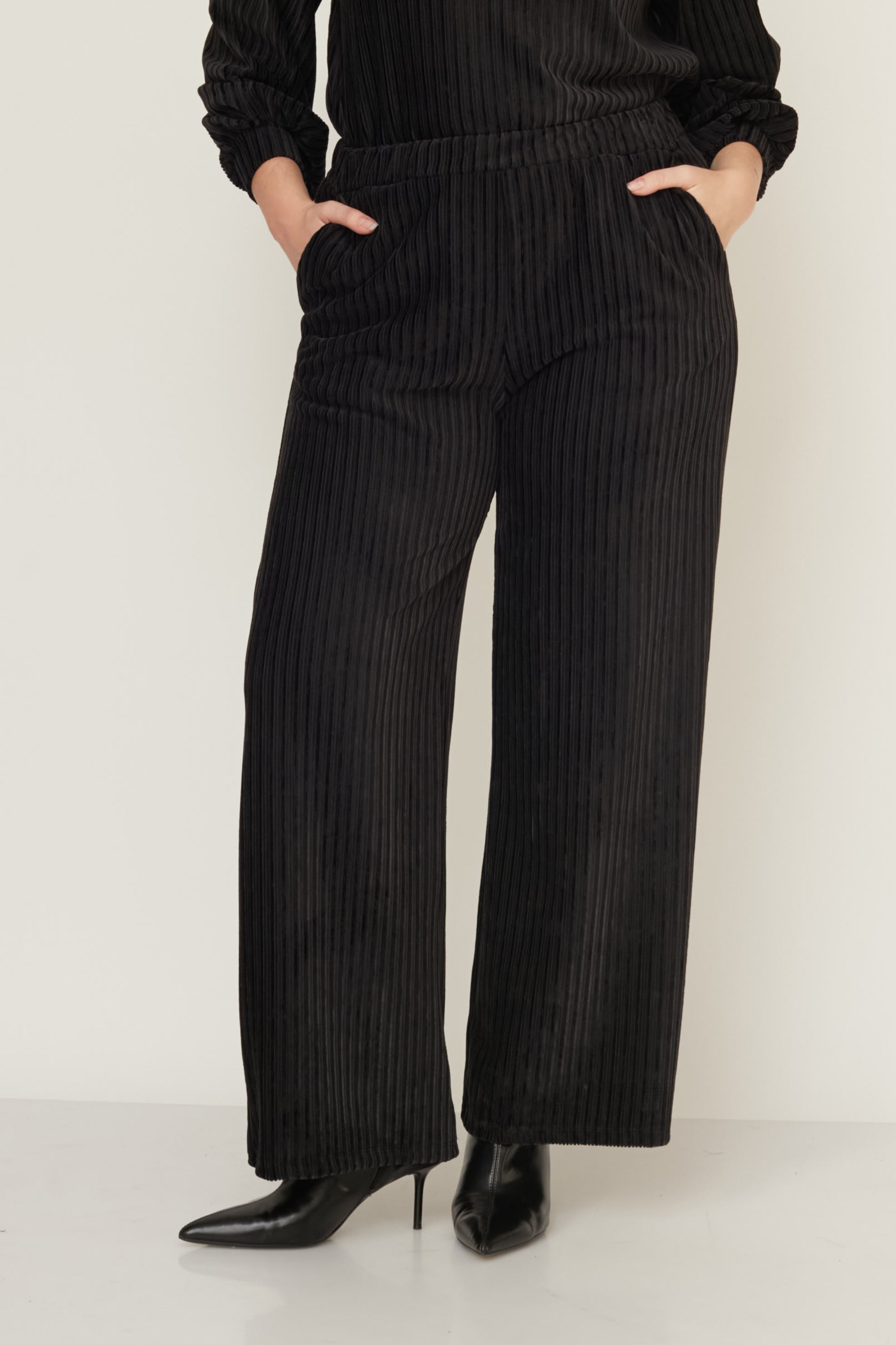 DEAR VELVET PANTS BLACK