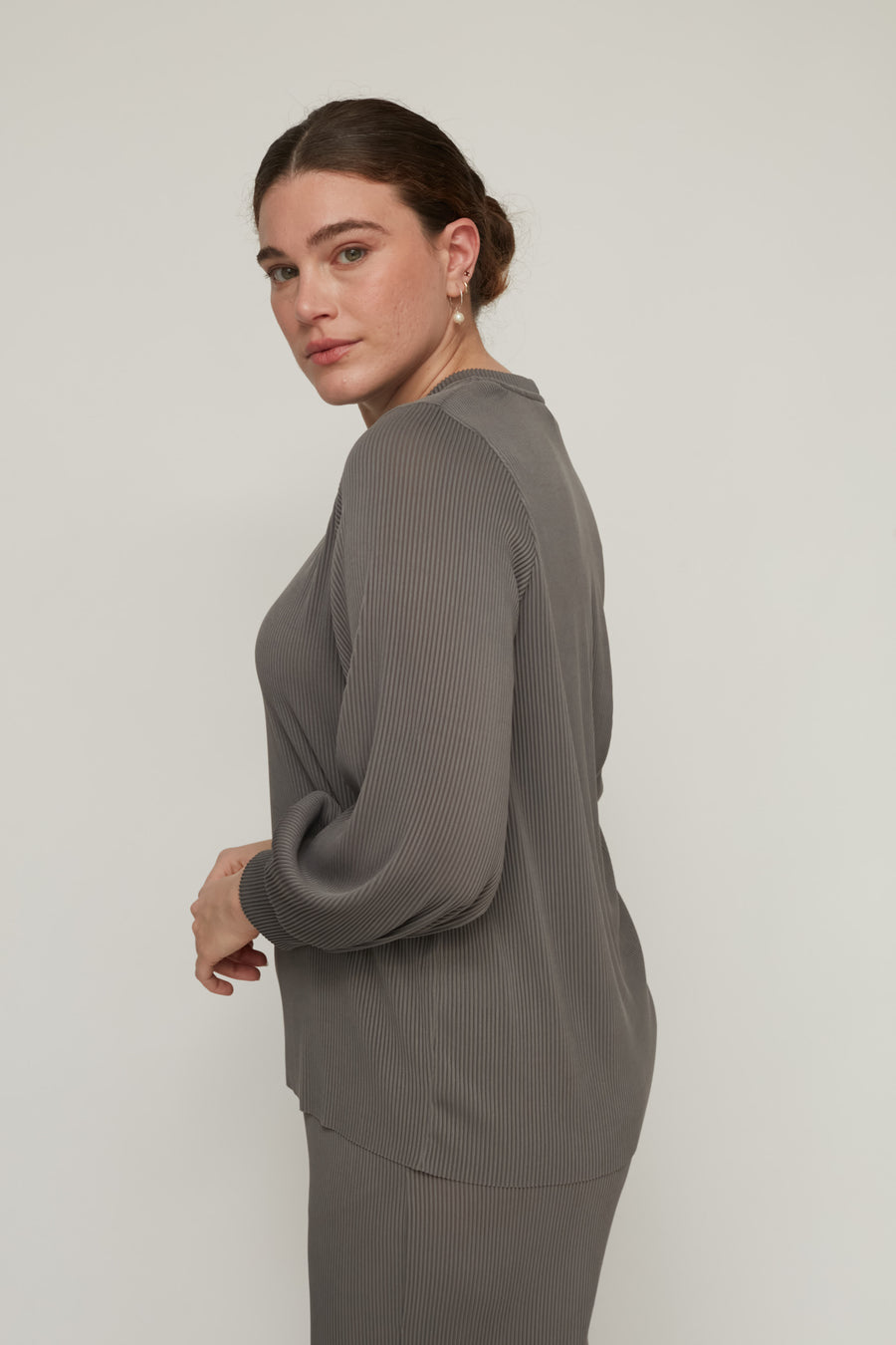 DEAR PLEATED TOP GREY