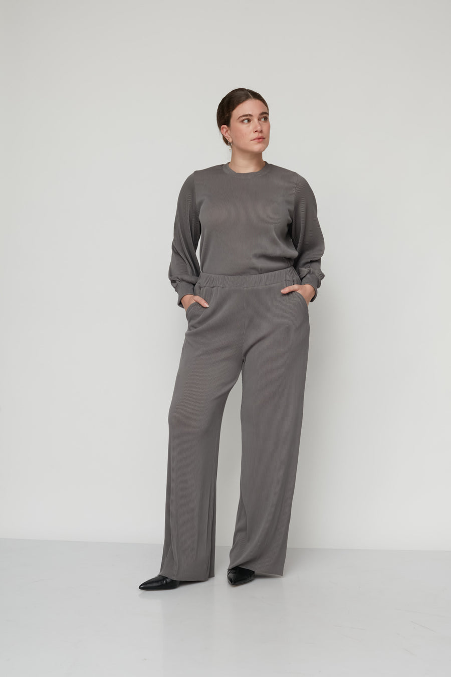 DEAR PLEATED TOP GREY