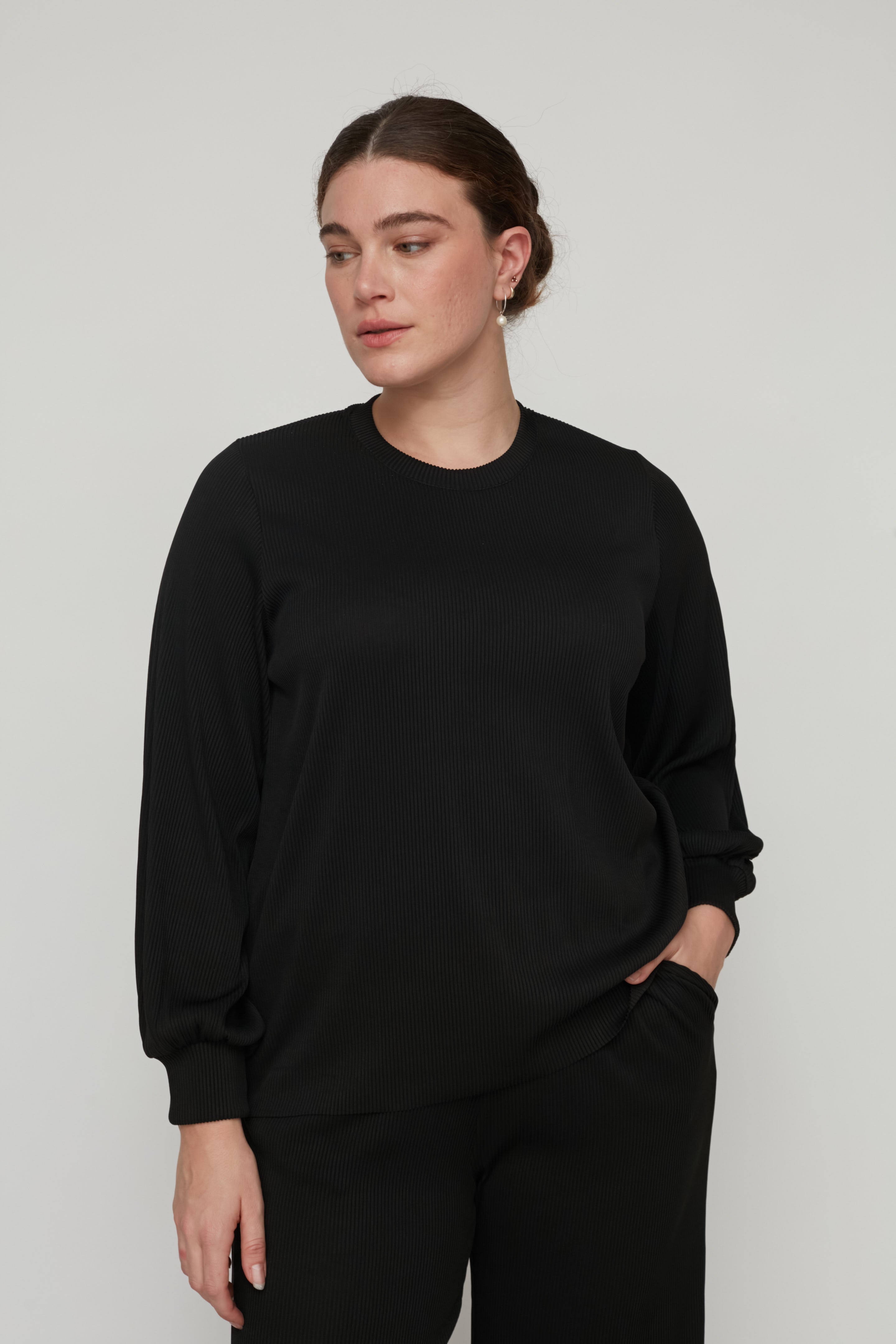 DEAR PLEATED TOP BLACK