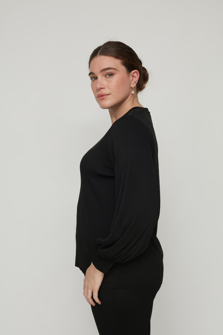 DEAR PLEATED TOP BLACK