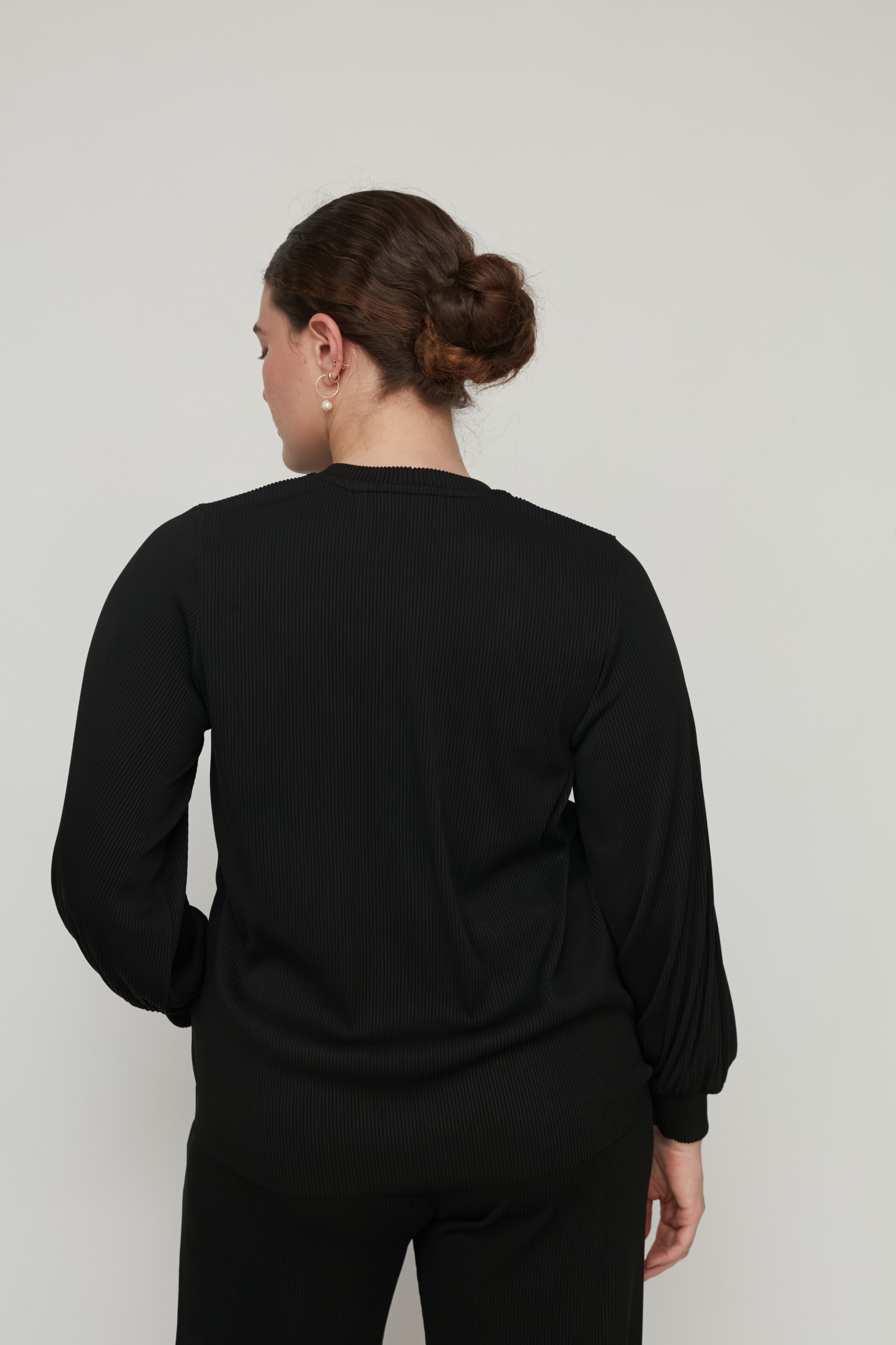 DEAR PLEATED TOP BLACK