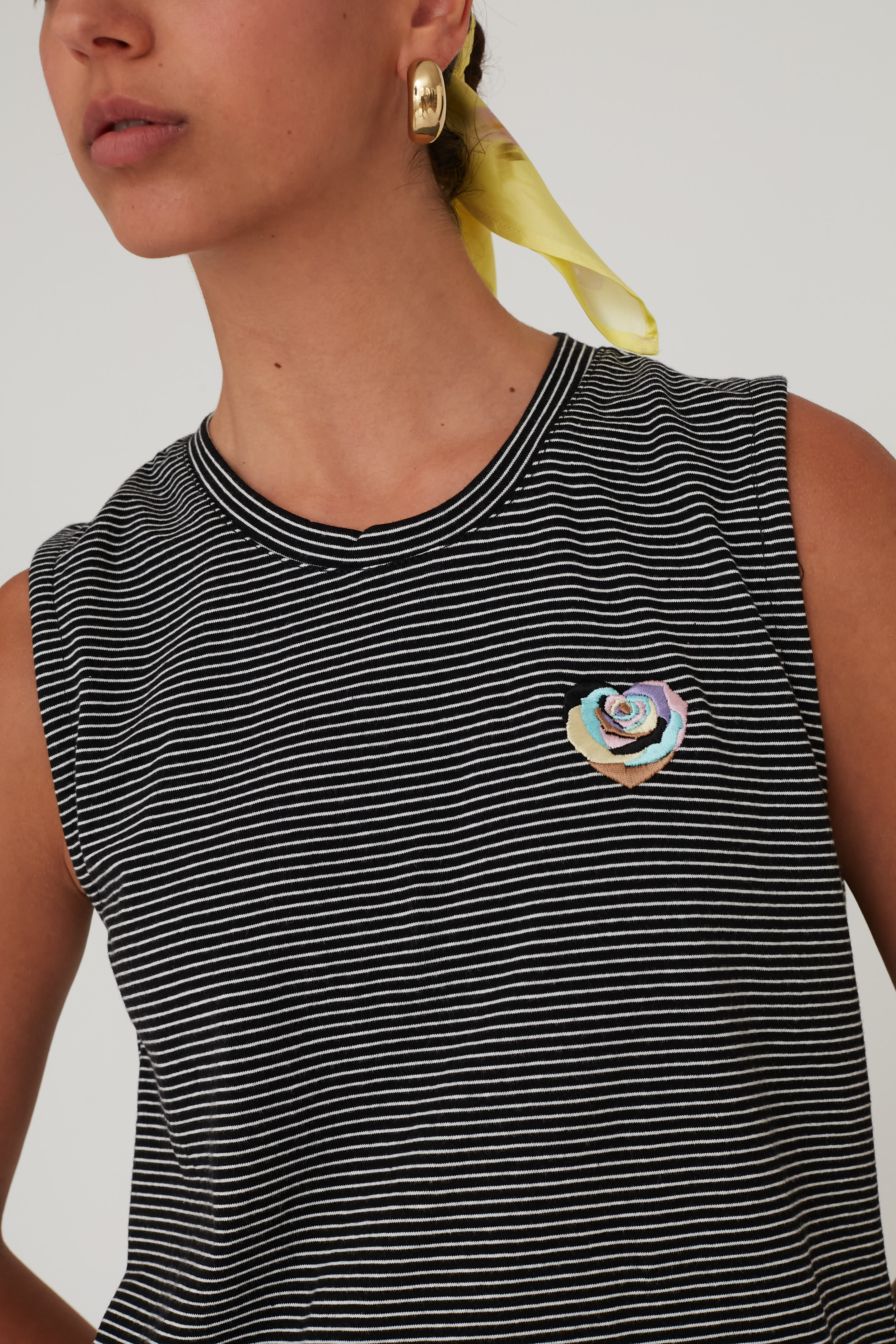 PETALS PATCHED T TANK BLACK