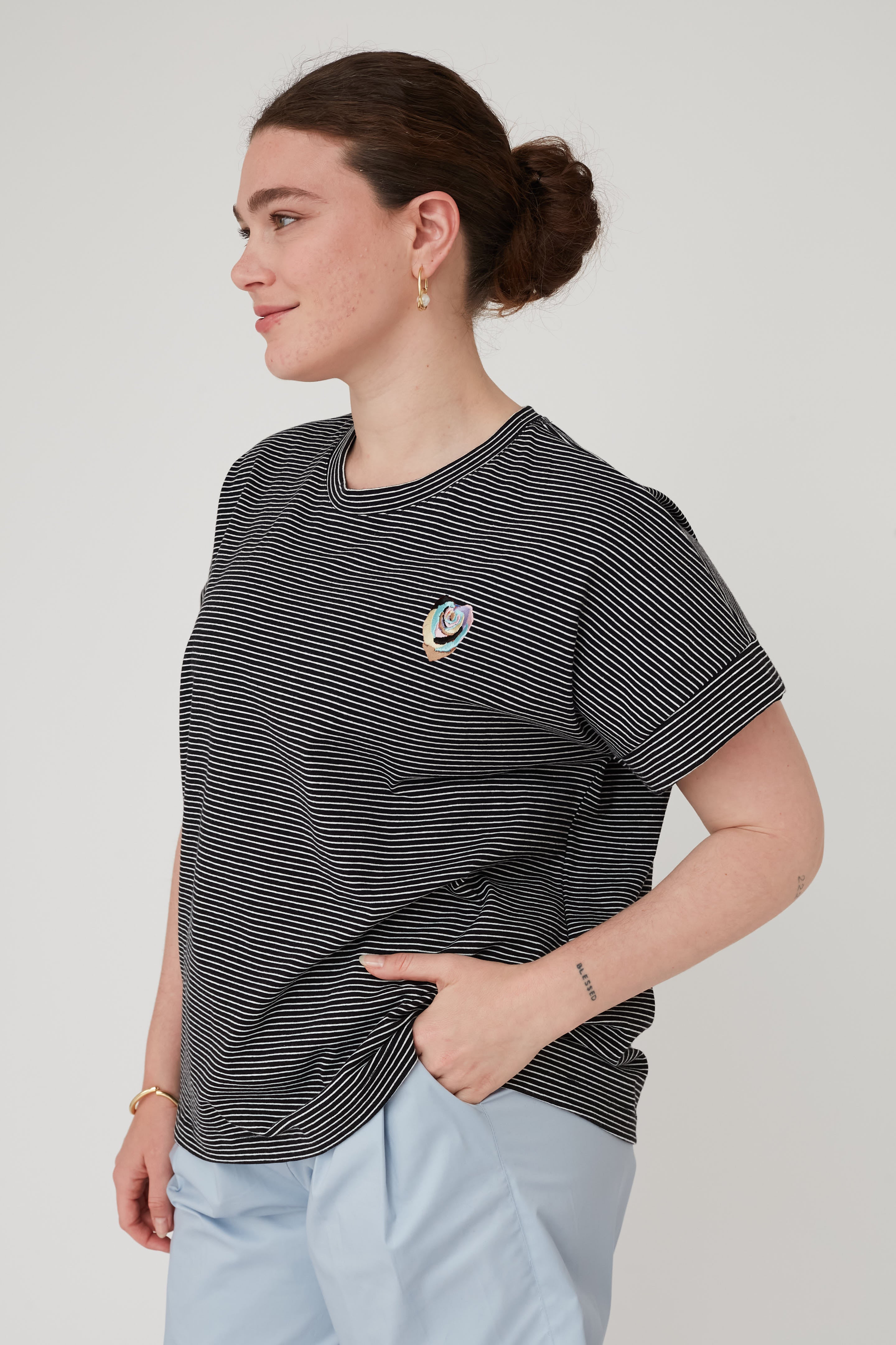 PETALS PATCHED T TOP BLACK