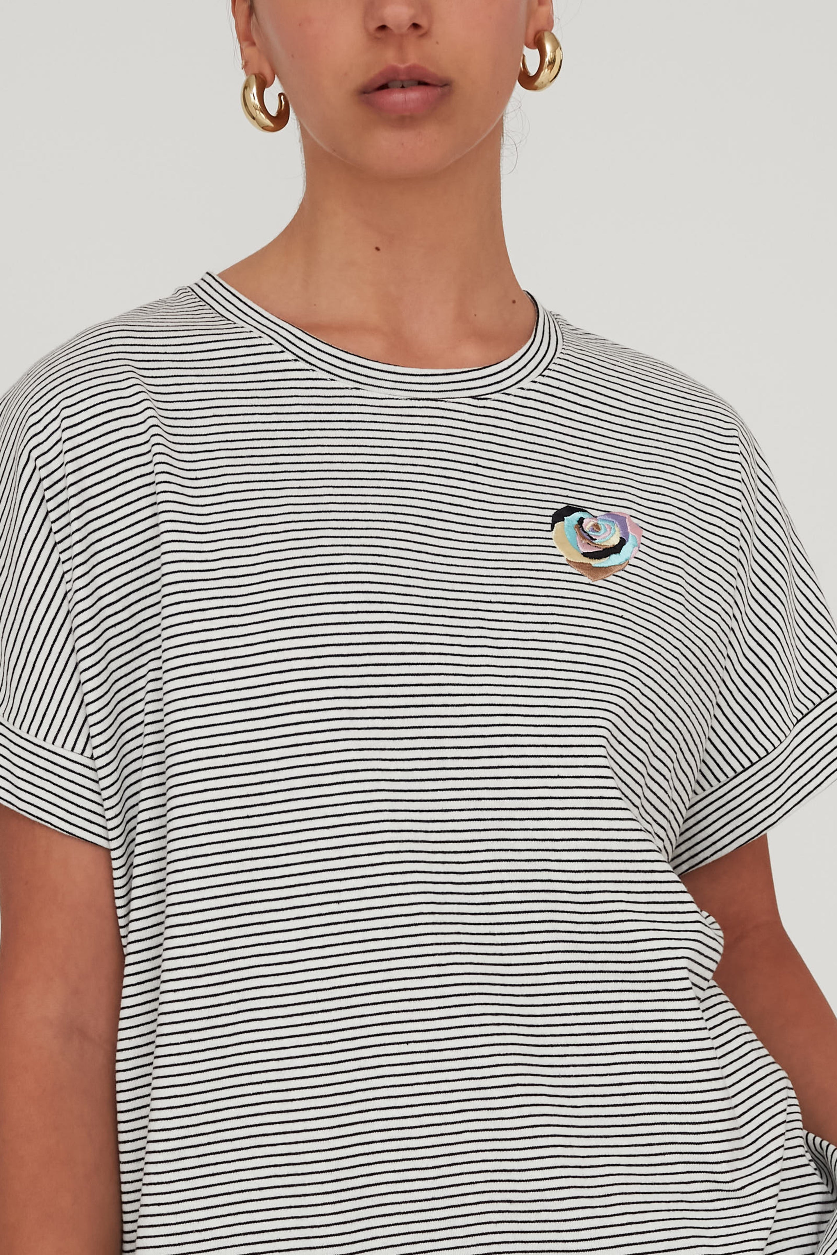 PETALS PATCHED T TOP CREAM