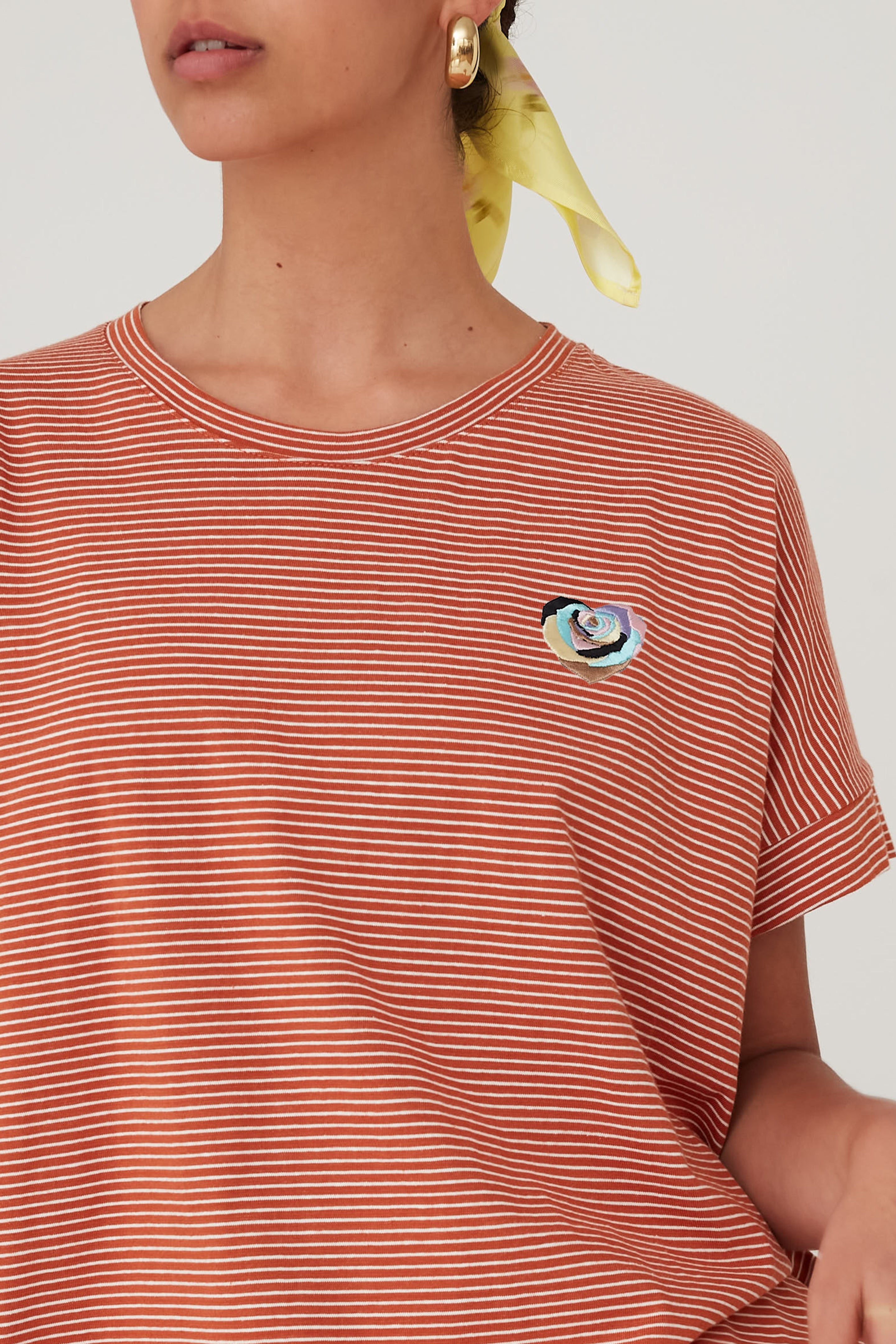 PETALS PATCHED T TOP BRICK