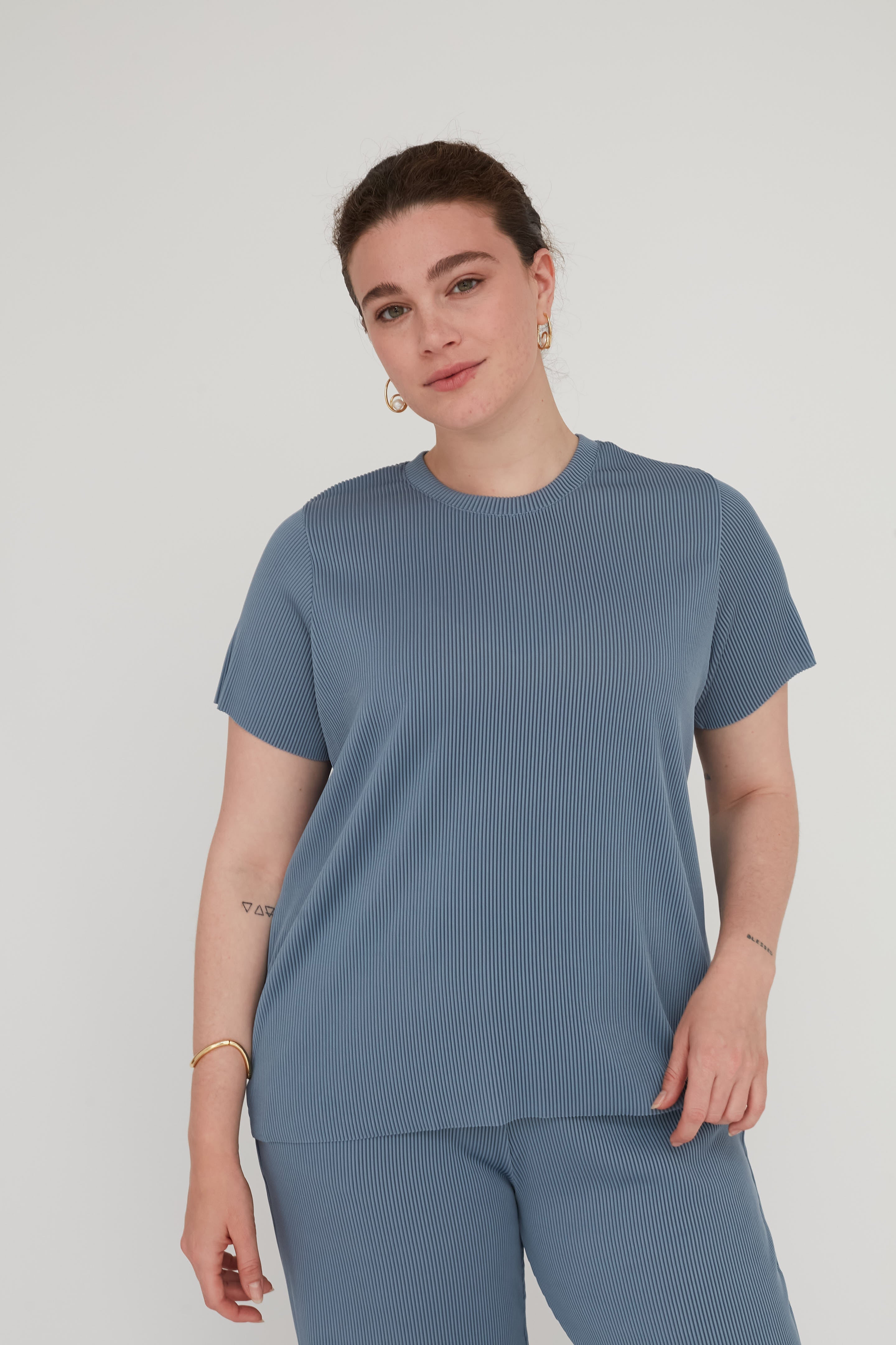 DEEP PLEATED TOP LIGHT BLUE