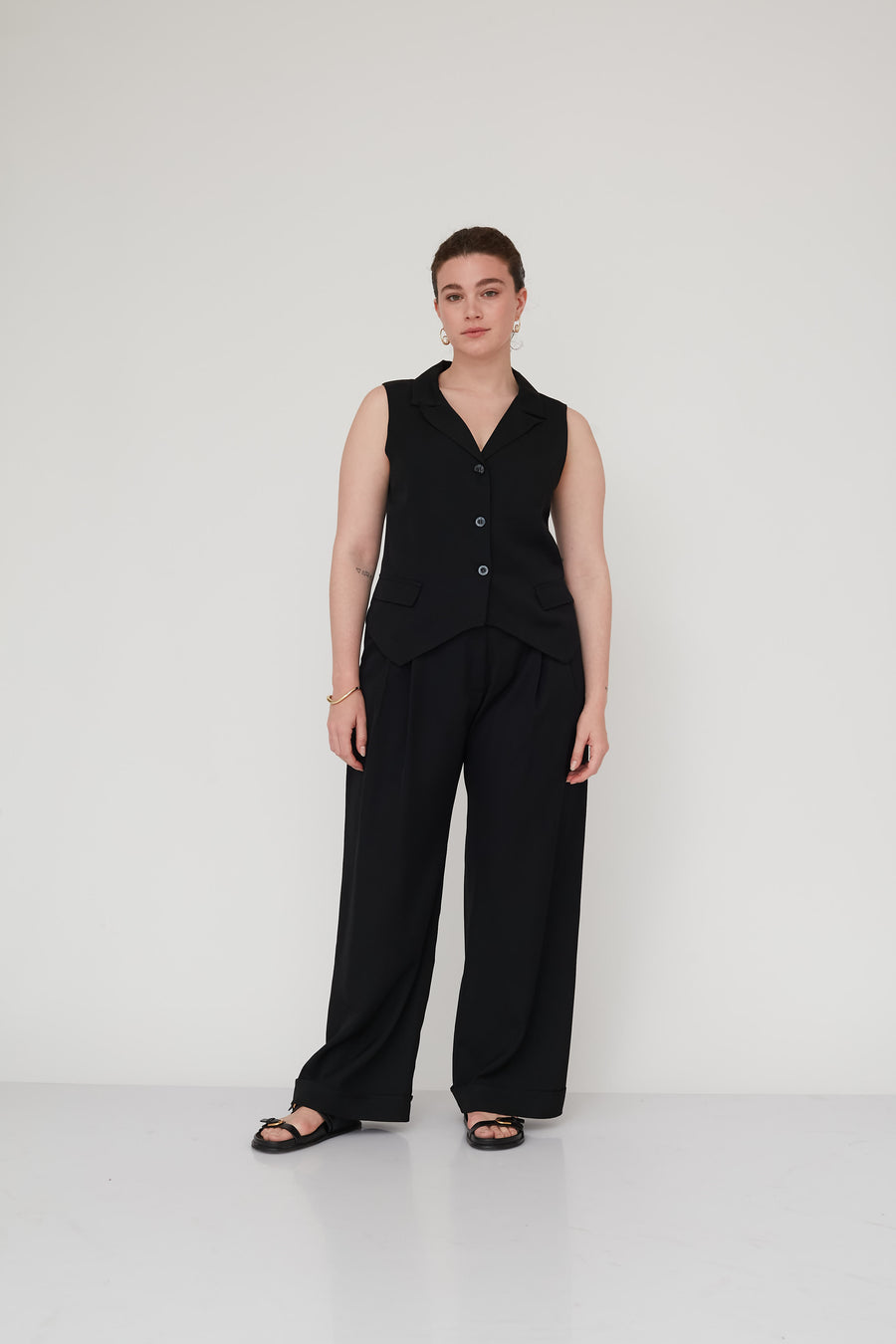 FEEL VEST BLACK
