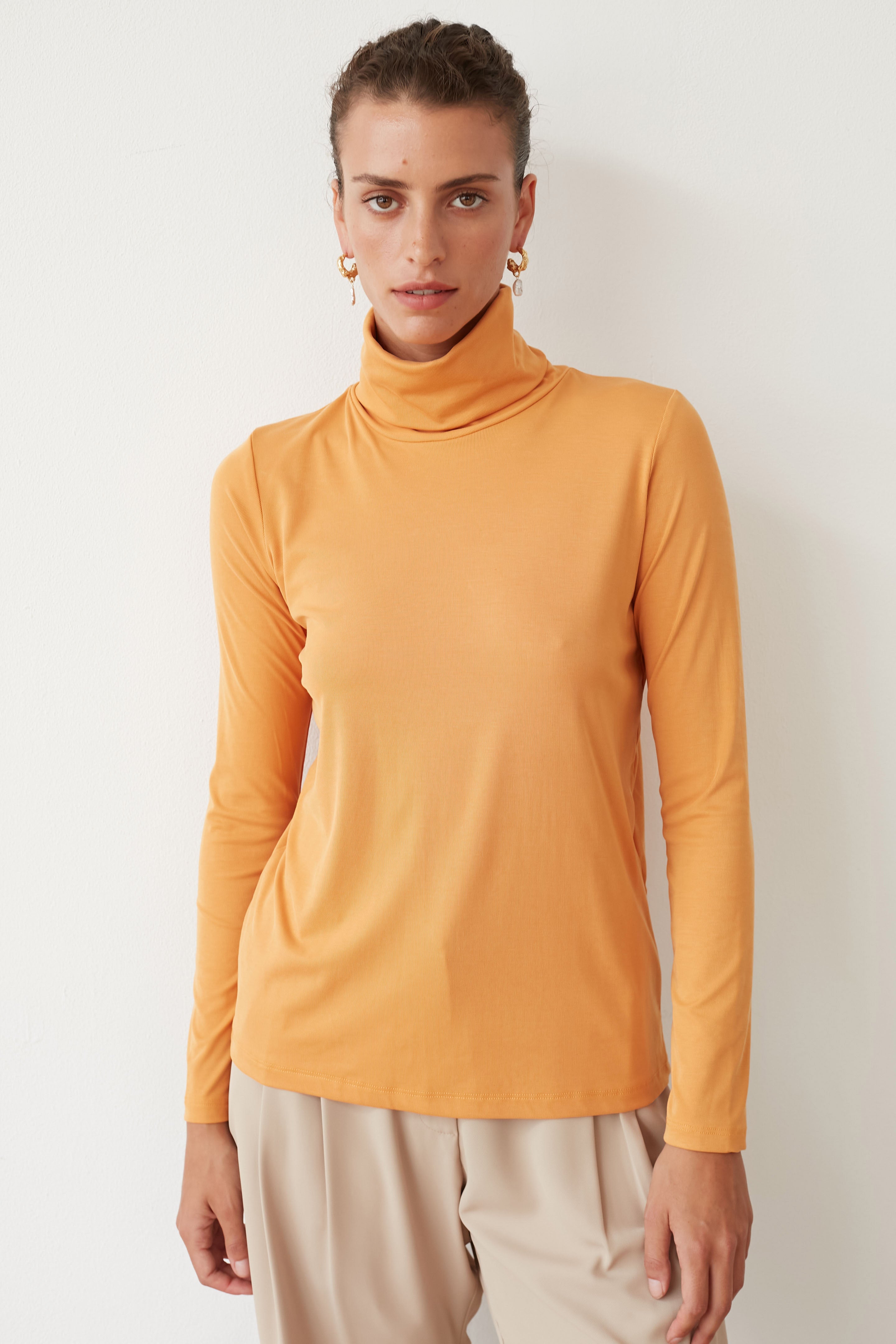 CAP TURTLENECK TOP MUSTARD