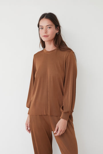 SPEED PLEATED TOP BROWN