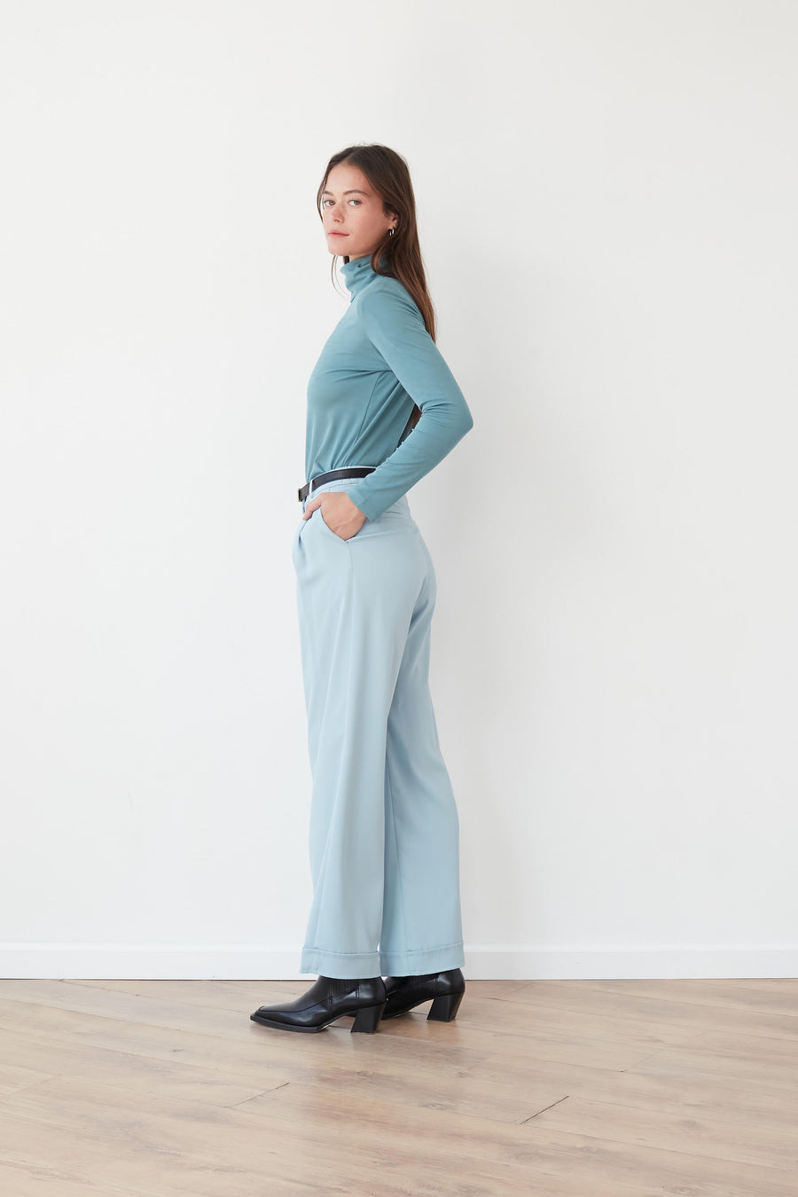 SUNSET TROUSERS SMOKY LIGHT BLUE