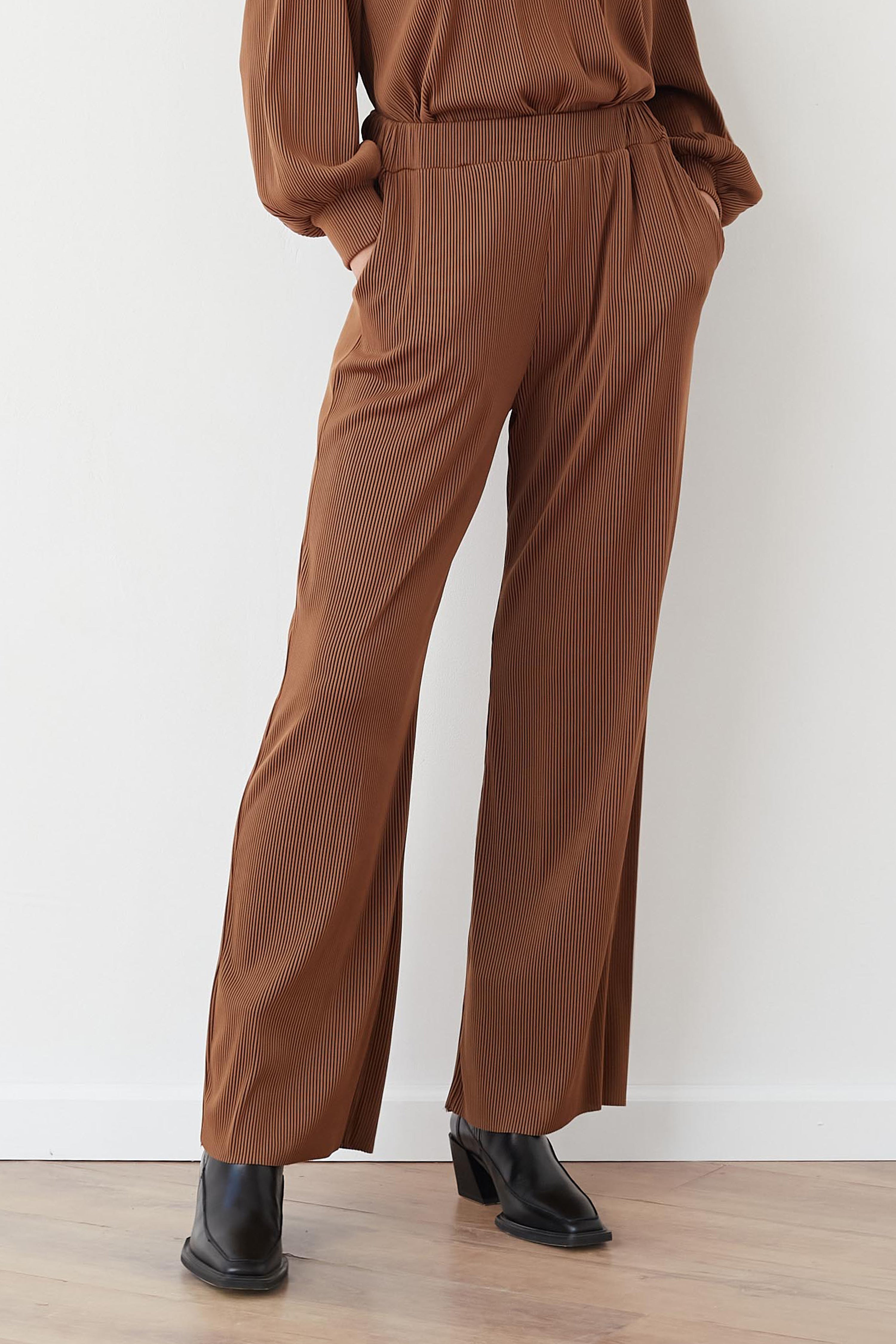 מכנס פליסה SPEED חום