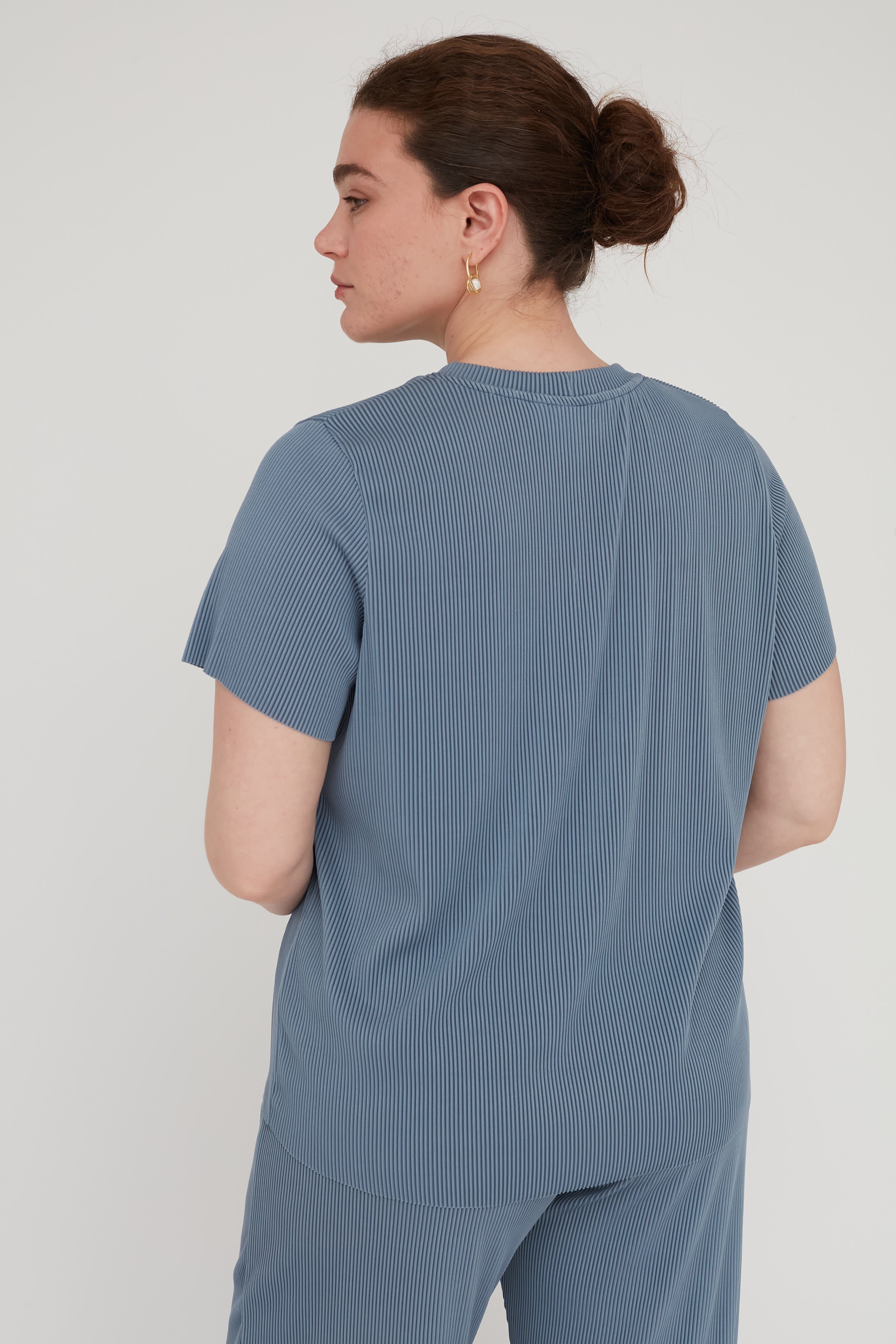 DEEP PLEATED TOP LIGHT BLUE