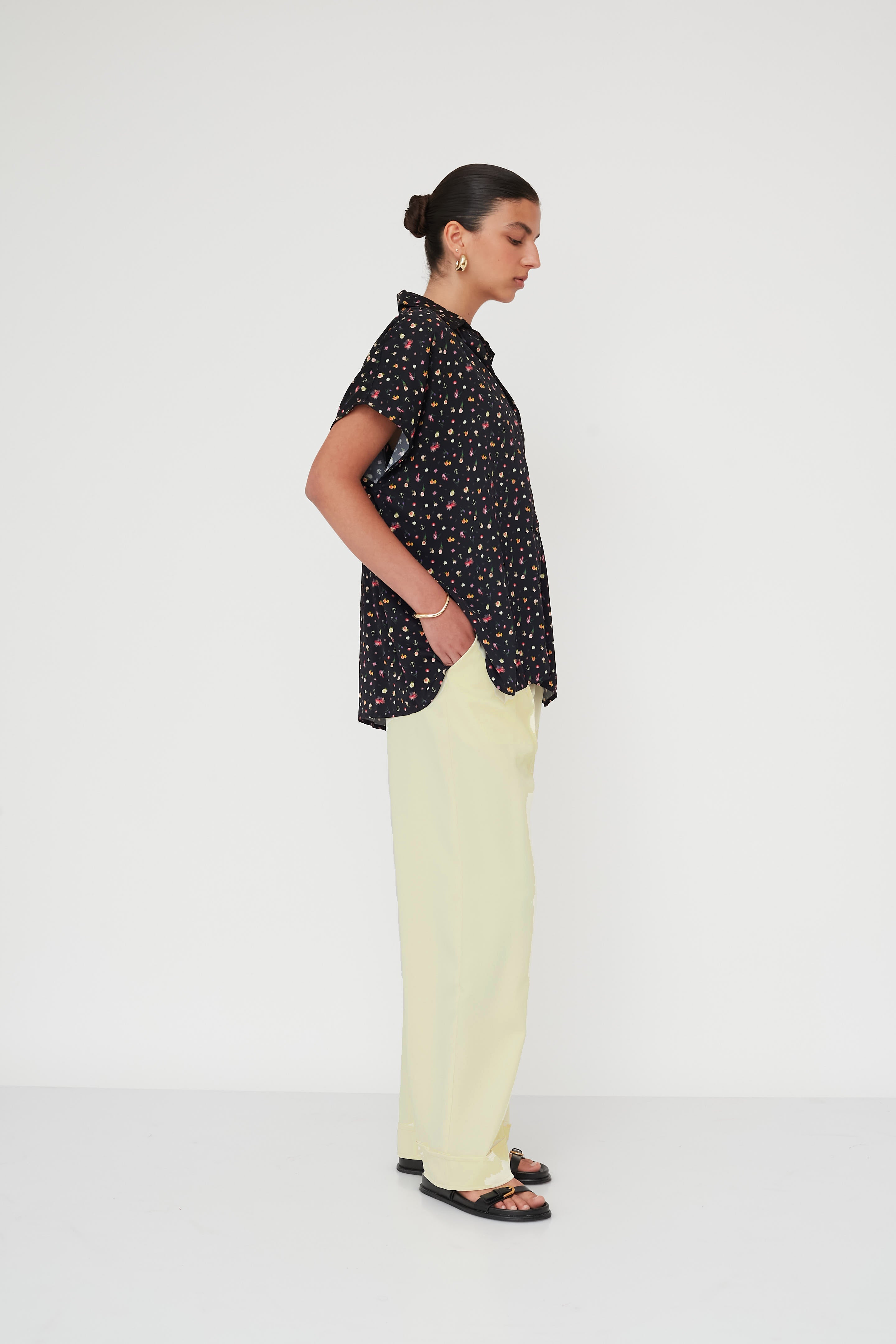 SURREAL SQ TOP BLACK