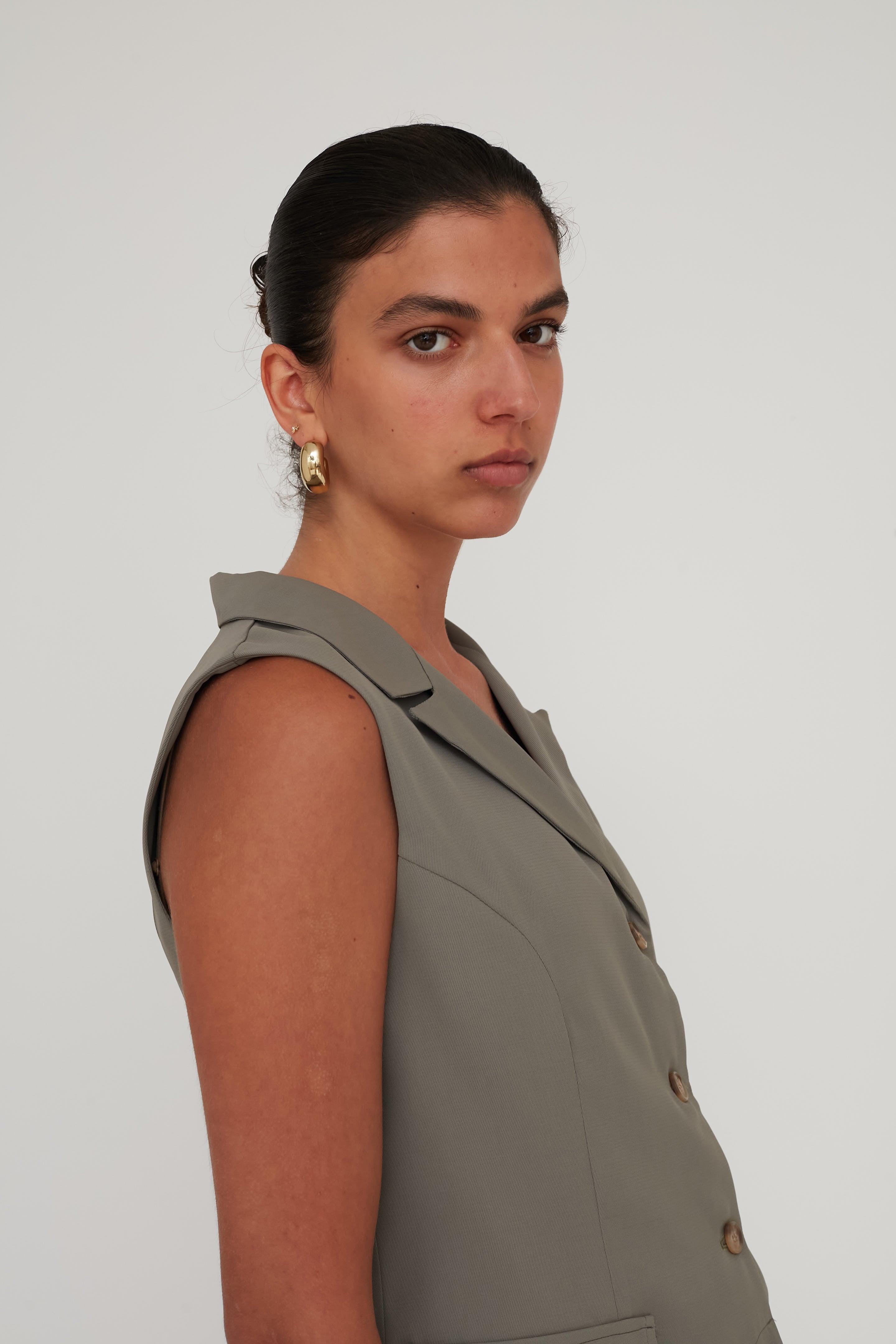 FEEL VEST OLIVE GREEN