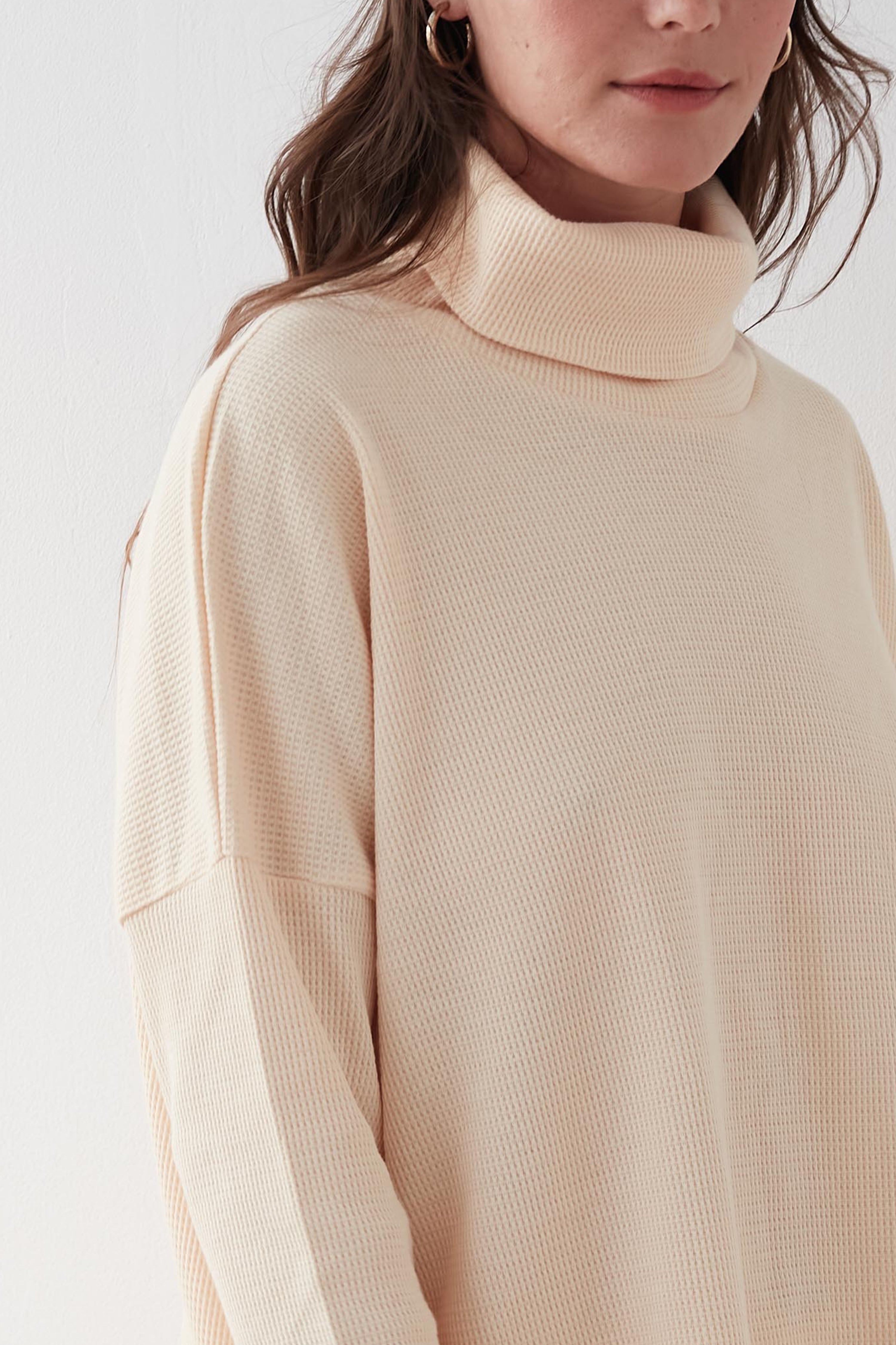 CLOCK SQ DRESS VANILLA