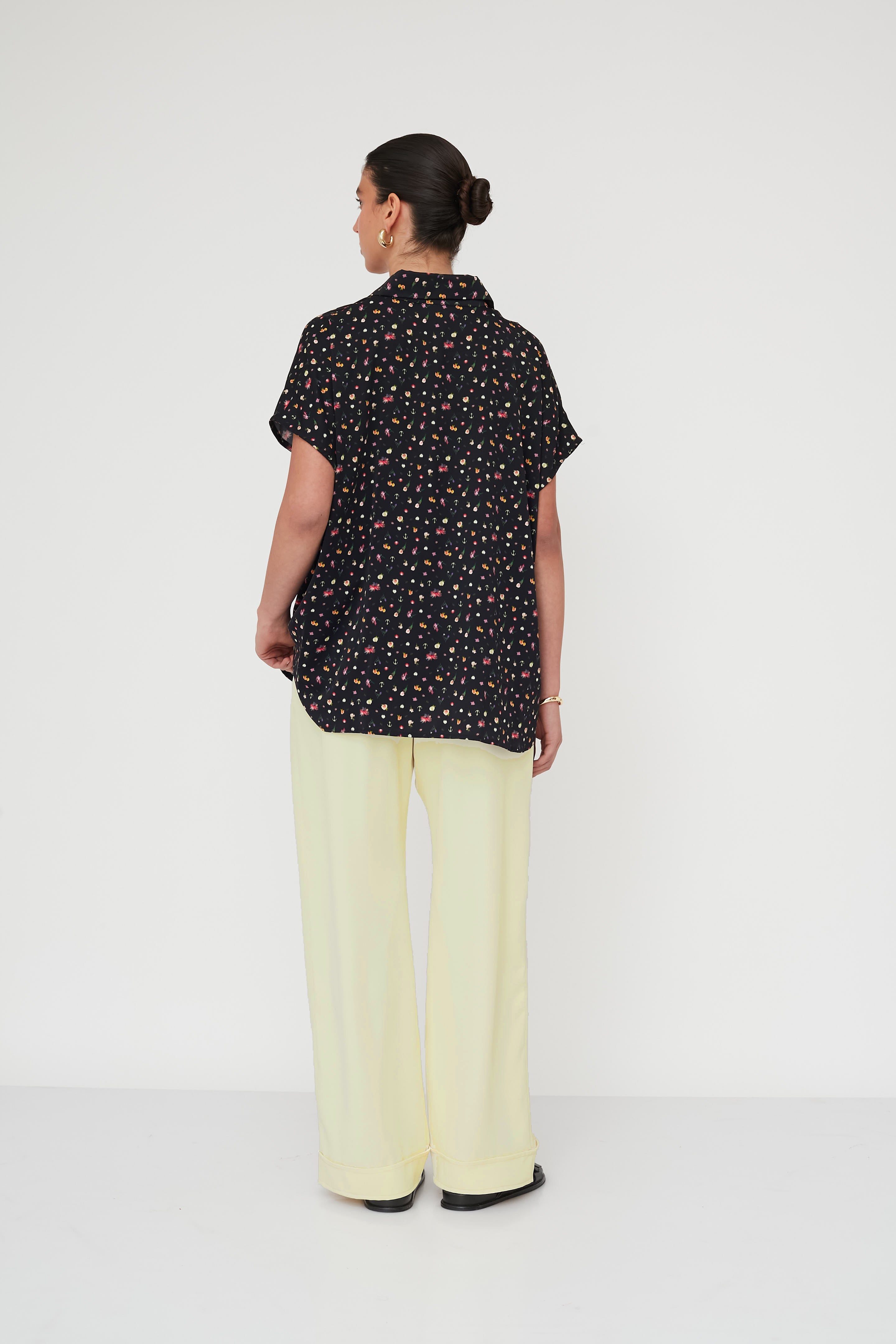 SURREAL SQ TOP BLACK