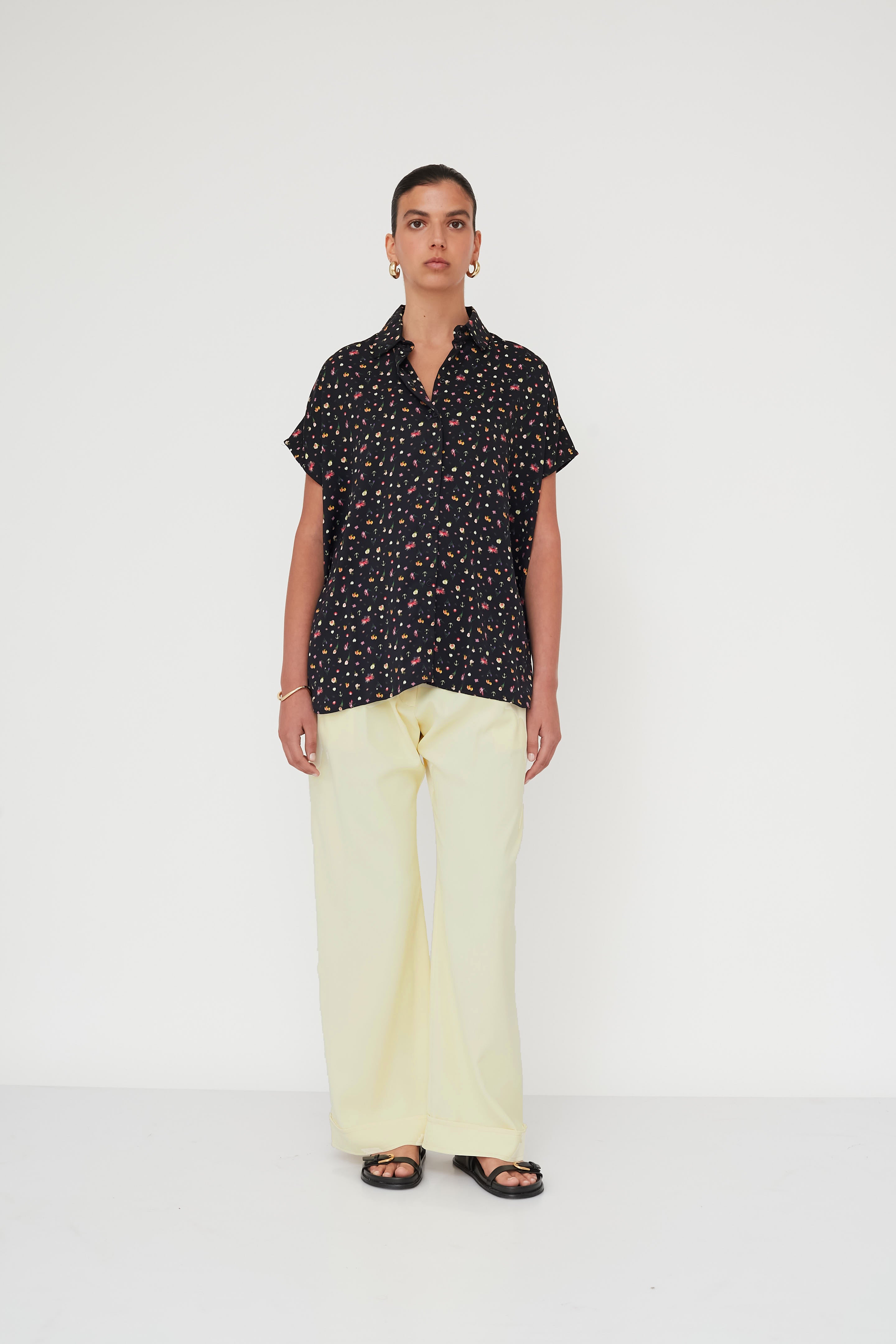 SURREAL SQ TOP BLACK