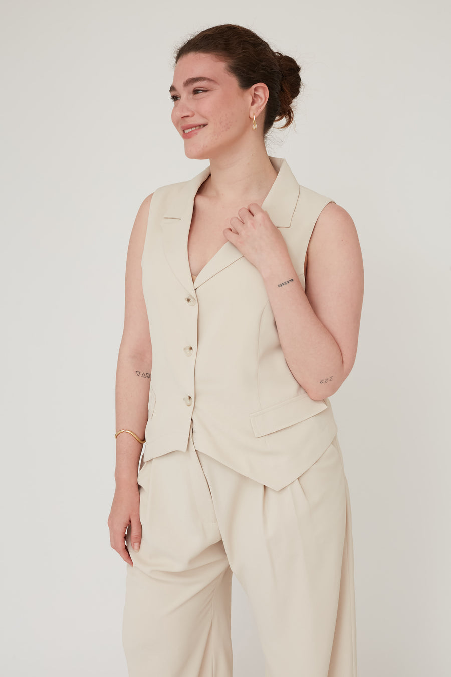 FEEL VEST CREAM