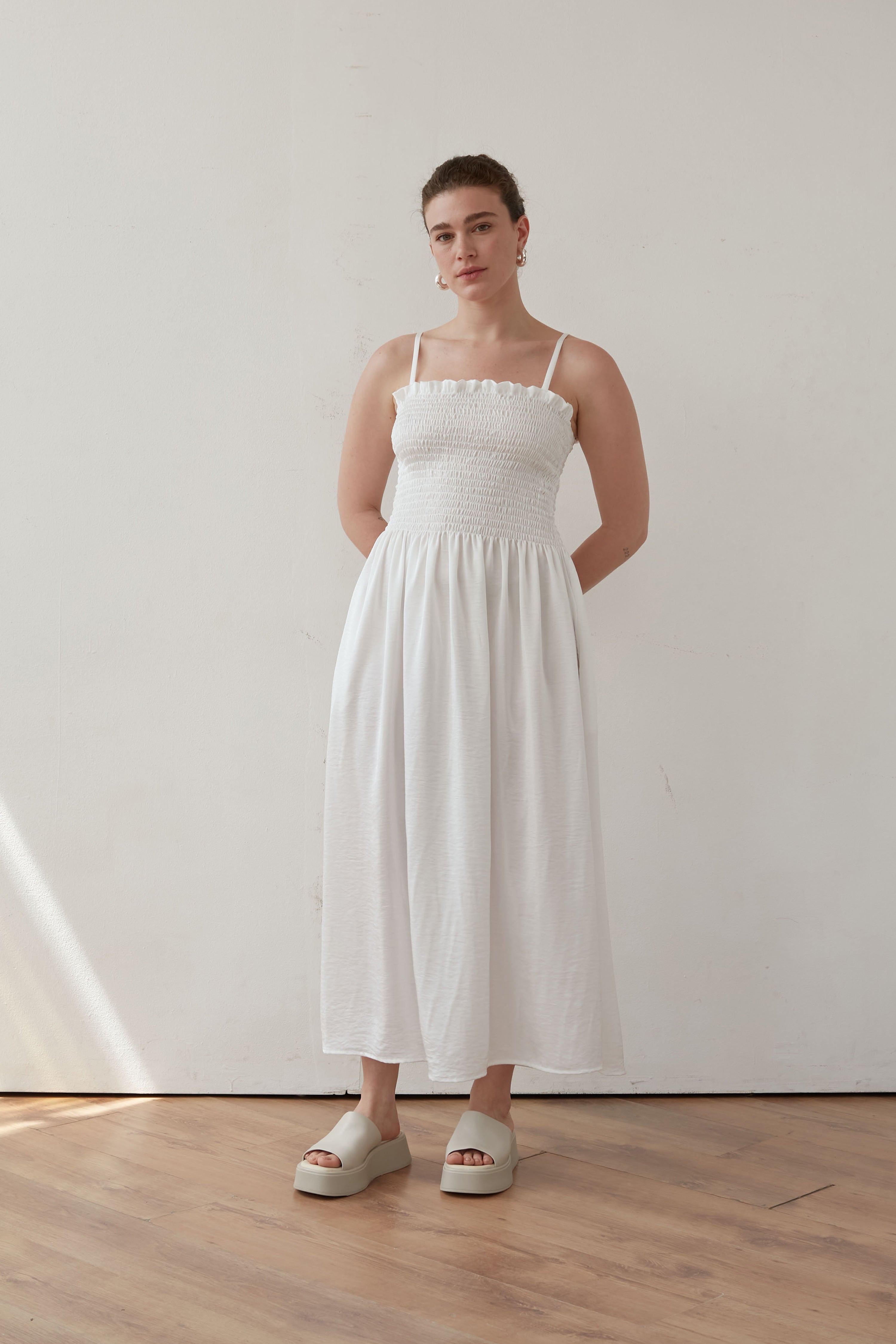 שמלת סאטן MOLY לבן