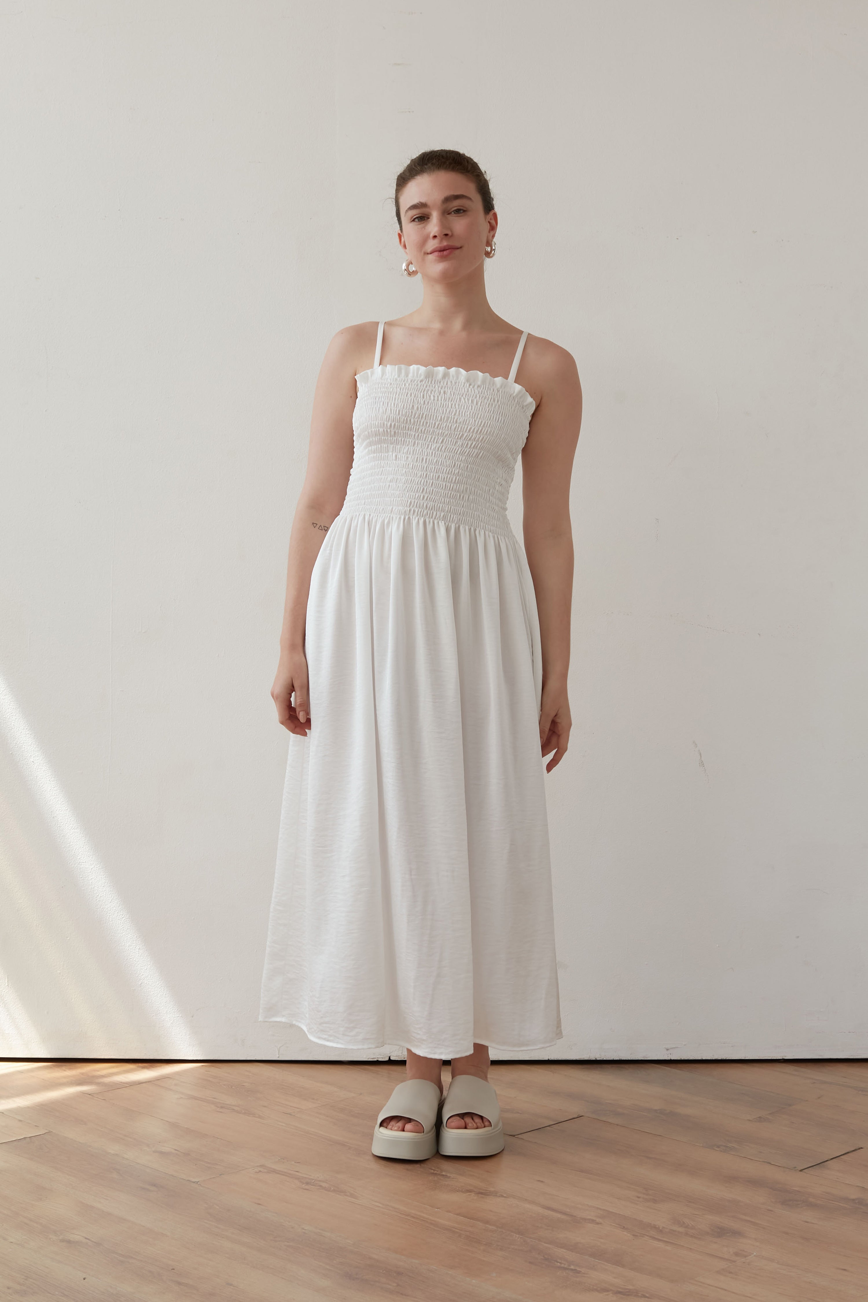 שמלת סאטן MOLY לבן